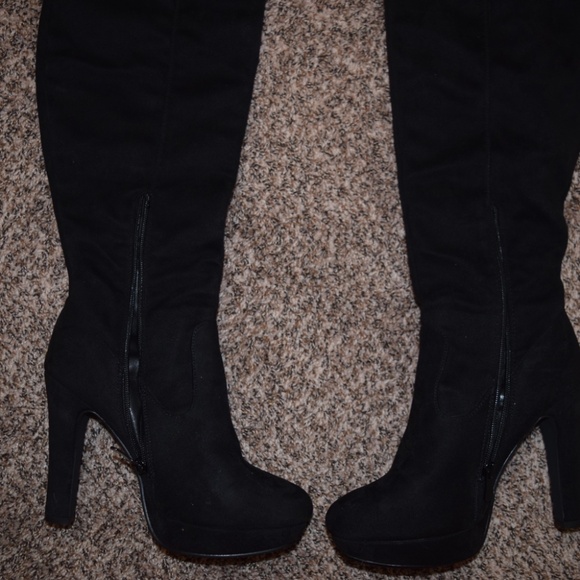 Knee High Suede Boots with Heel - Picture 4 of 8